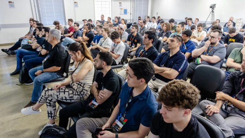 Mais de 5 mil pessoas participam do Latinoware 2025 em edição que destacou protagonismo jovem e inovação científica