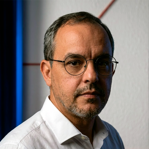 Toni Oliveira